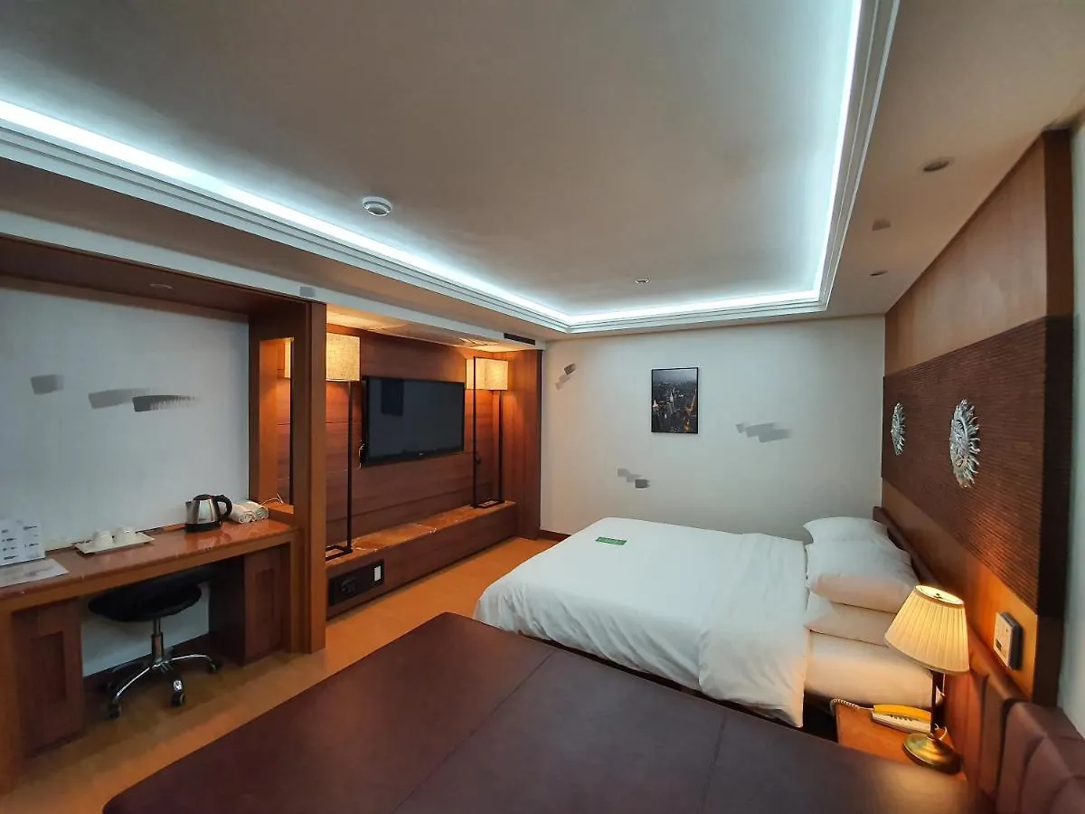 Friendly Dh Naissance Hotel By Mindrum Group Seoel