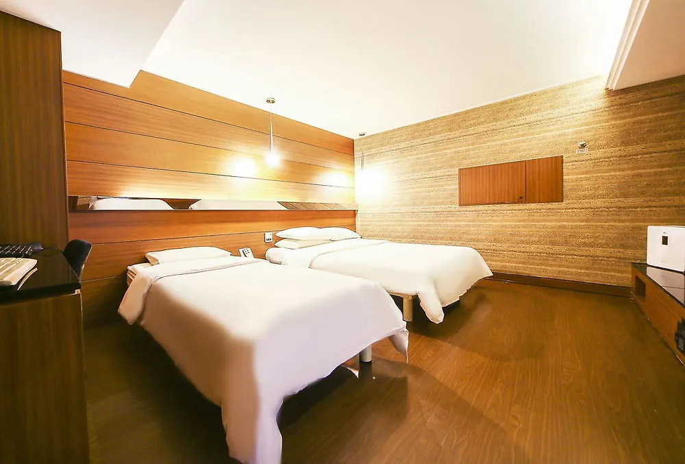 Friendly DH Naissance Hotel Seoul 2*,