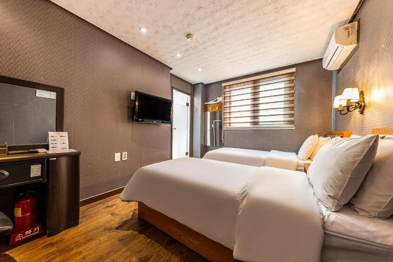 Friendly DH Naissance Hotel Seoul 2*,